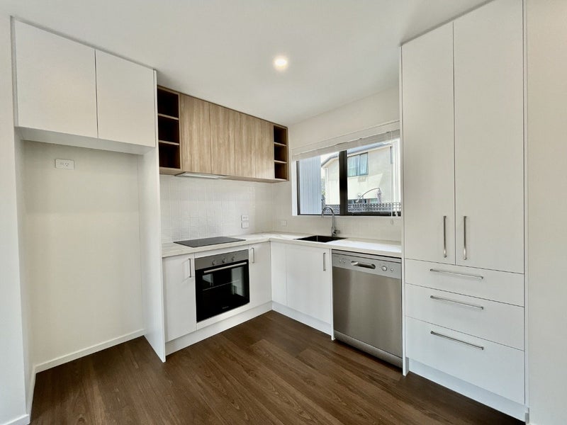 2/94 Mathesons Road, Phillipstown, Christchurch - Carousel 1