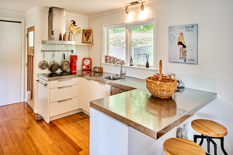 40 Rona Street, Eastbourne, Lower Hutt - Carousel 2