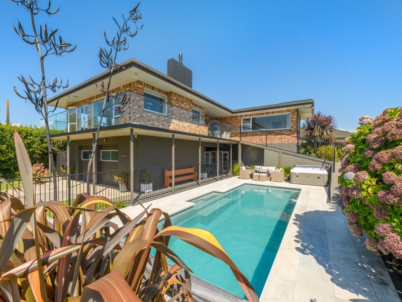 19 Darraghs Road, Brookfield, Tauranga - Carousel 1