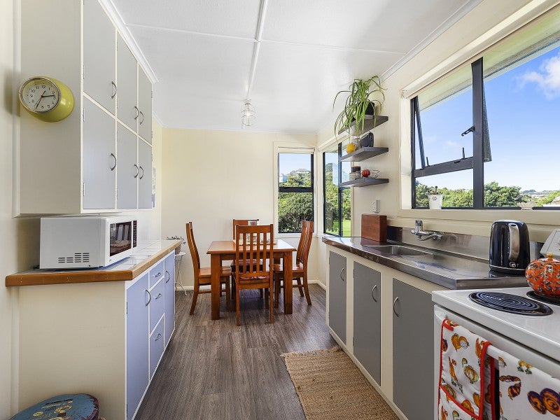 110 Main Road, Titahi Bay, Porirua - Carousel 2