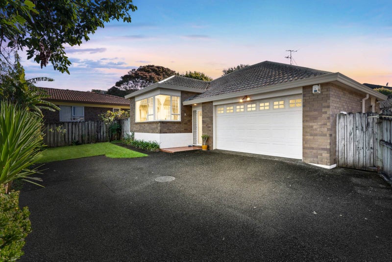 3/18 Hayr Road, Three Kings, Auckland - Carousel 1