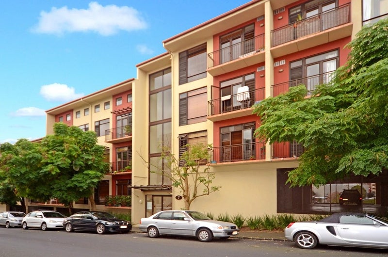 1B/9 Charlotte Street, Eden Terrace, Auckland - Carousel 1