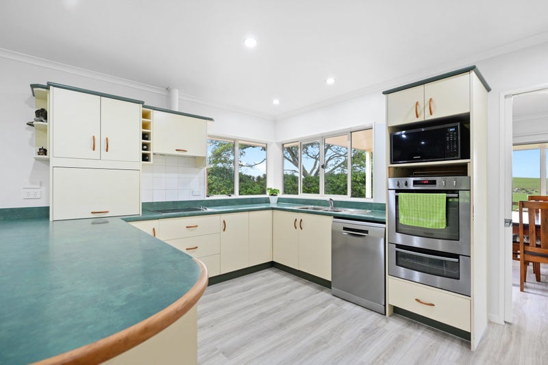 99 Robson Road, Hamilton - Carousel 4