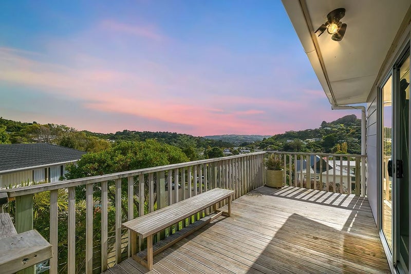 14 Hicks Close, Whitby, Porirua - Carousel 2