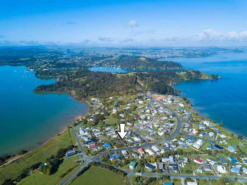 11 Peninsula Parade, Hihi - Carousel 2