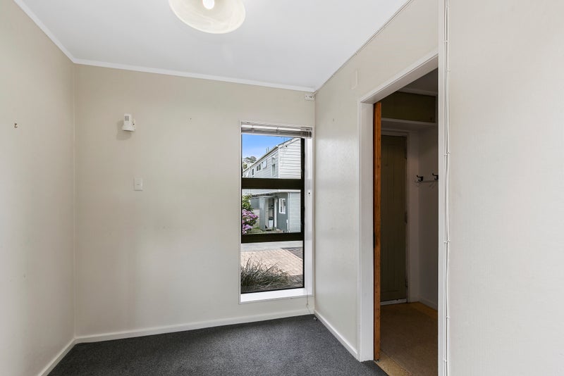22/4 Dr Taylor Terrace, Johnsonville, Wellington - Carousel 10
