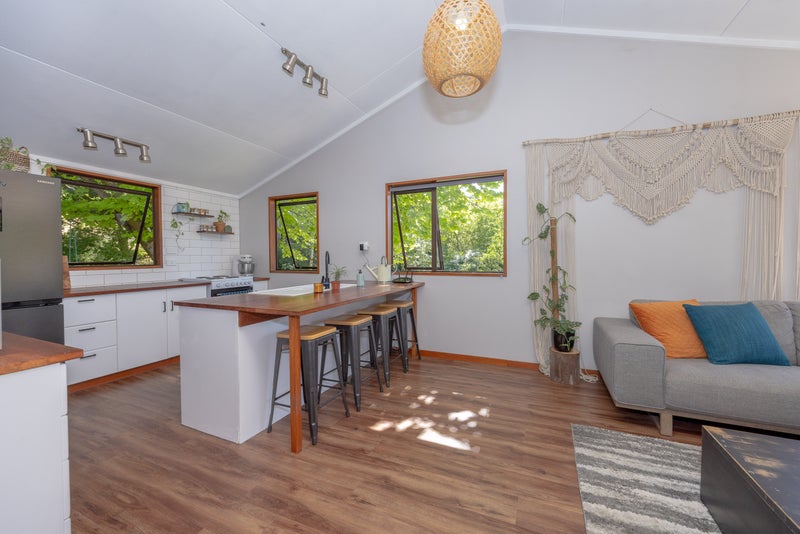 208 Stone Street, Wanaka - Carousel 2