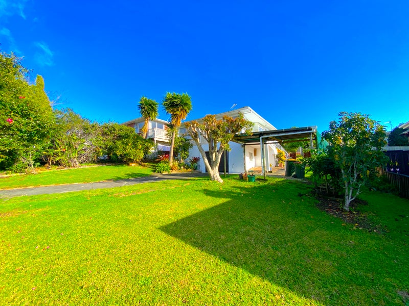 18 La Trobe Street, Pakuranga Heights, Auckland - Carousel 1