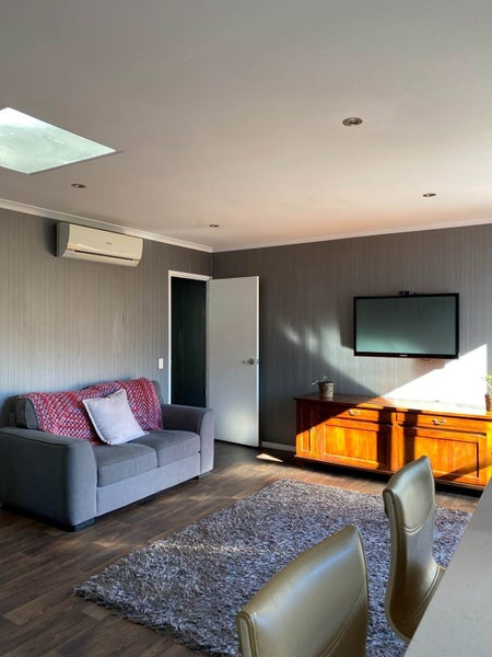 24 Palmcrest Grove, Highland Park, Auckland - Carousel 2