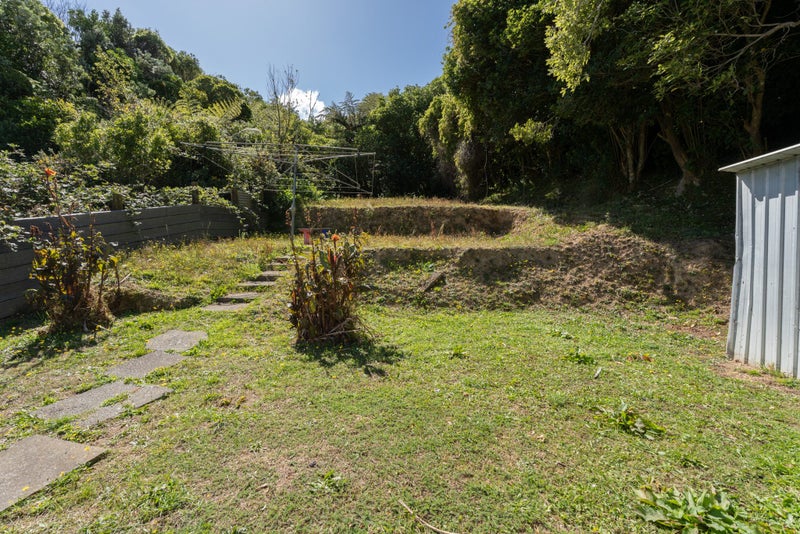 56 Cardiff Crescent, Cannons Creek, Porirua - Carousel 13