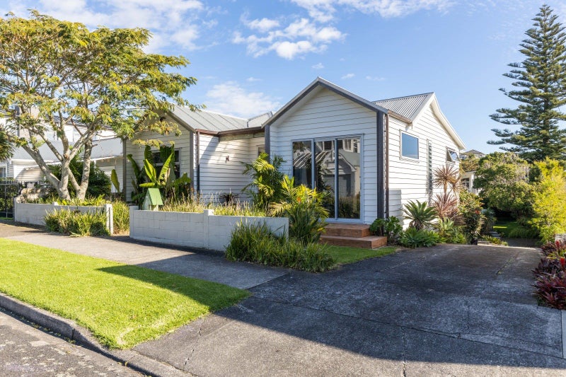 8 Autere Street, Strandon, New Plymouth - Carousel 37