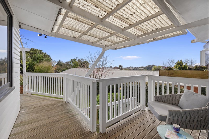 18 Doralto Road, Frankleigh Park, New Plymouth - Carousel 17