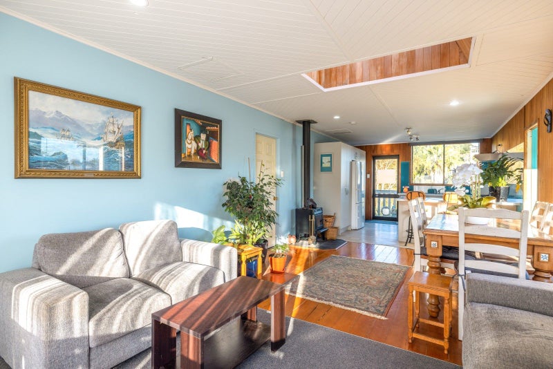 26 Hamilton Road, Surfdale, Waiheke Island - Carousel 1