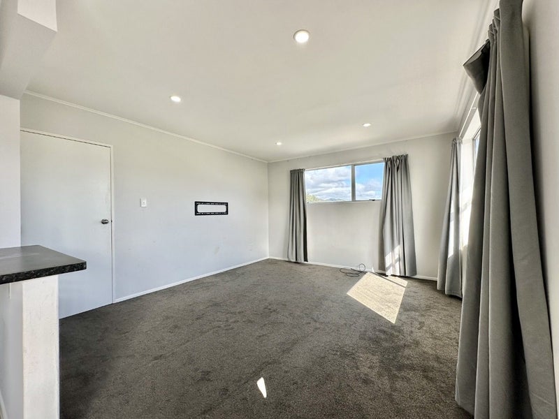 0 , Hutt Central - Carousel 2