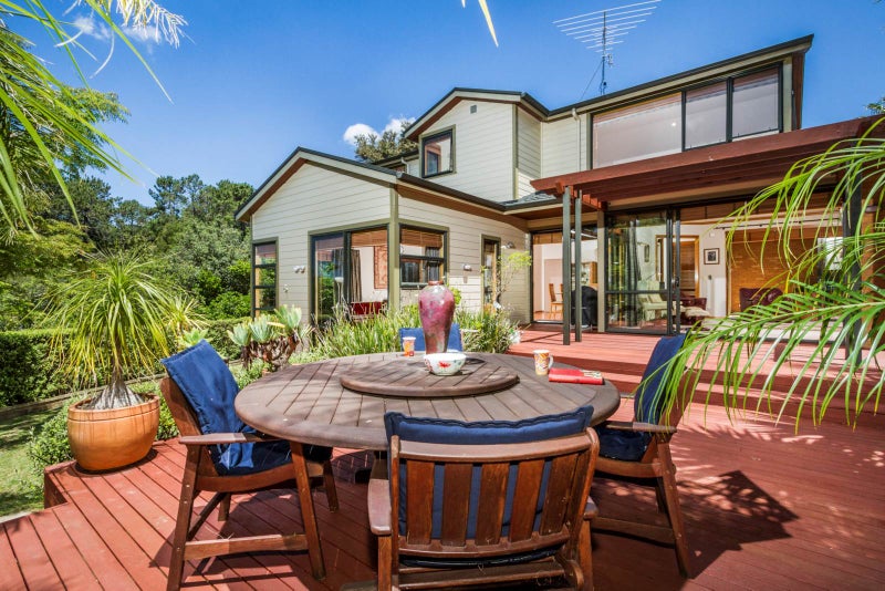 72 Penguin Drive, Murrays Bay, Auckland - Carousel 1