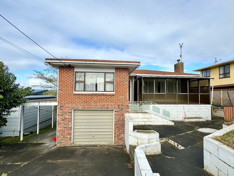 45 Woodford Avenue, Henderson, Auckland - Carousel 2