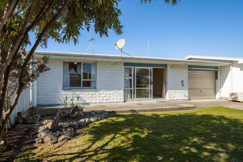 2/138 Budge Street, Riversdale, Blenheim - Carousel 1