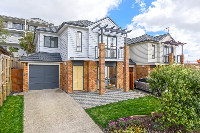 14 Lavender Garden Lane, Oteha, Auckland - Carousel 1