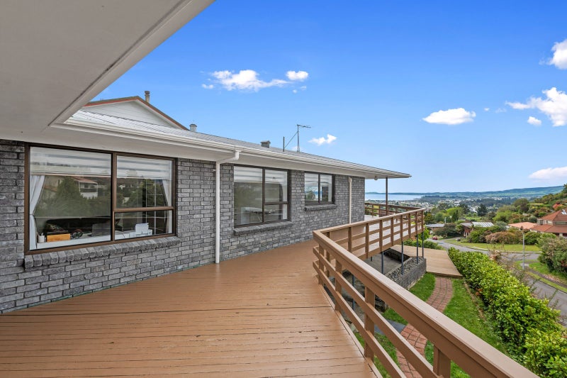 15 Balwyn Avenue, Tihiotonga, Rotorua - Carousel 1