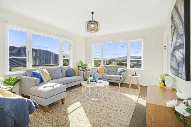 27 Fraser Street, Wainuiomata, Lower Hutt - Carousel 2