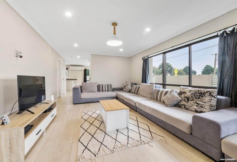 67E Walmsley Road, Favona, Auckland - Carousel 2