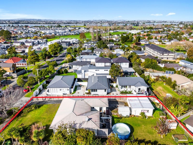 25 Elstree Avenue, Glen Innes, Auckland - Carousel 2