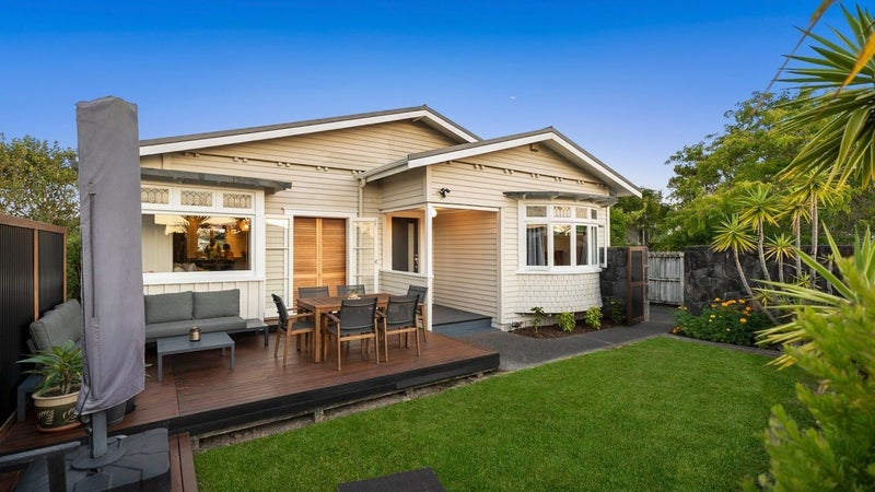 86 Bollard Avenue, New Windsor, Auckland - Carousel 1