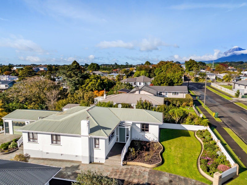 10 Hurdon Street, Hurdon, New Plymouth - Carousel 1