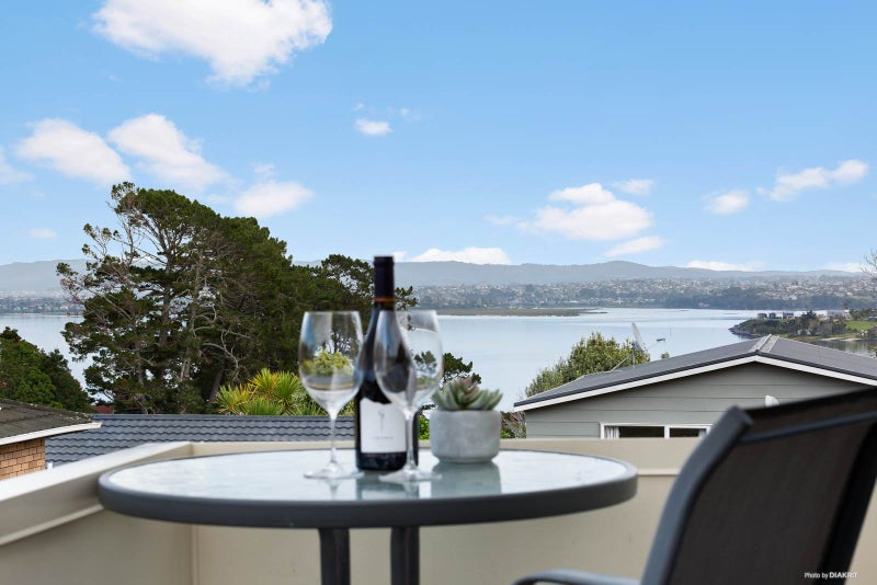 3A Sispara Place, Beach Haven, Auckland - Carousel 2