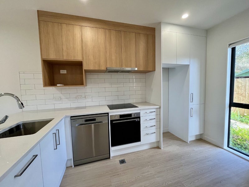 6/10 Orchard Street, Avondale, Auckland - Carousel 2
