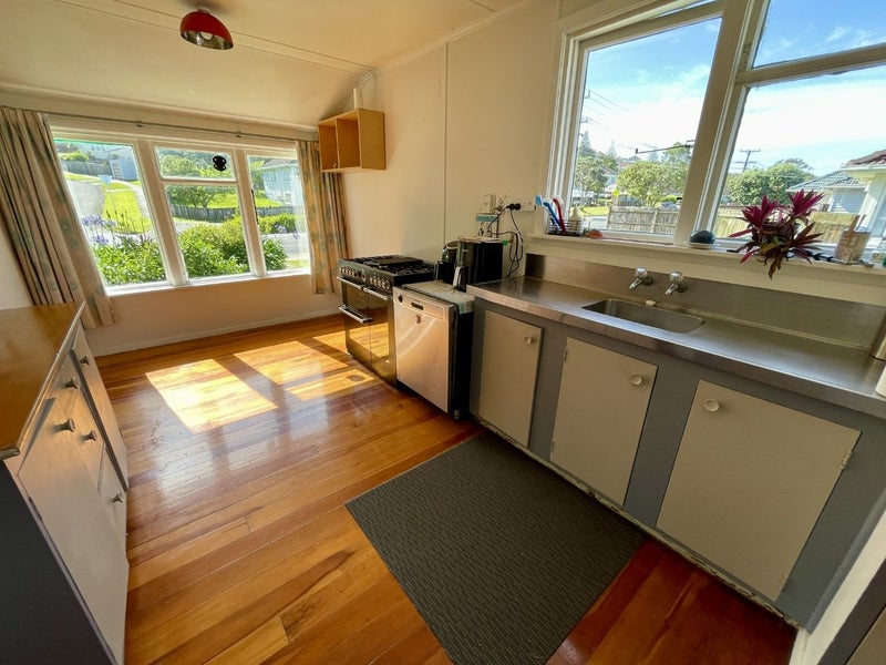 27 Dimock Street, Titahi Bay, Porirua - Carousel 2