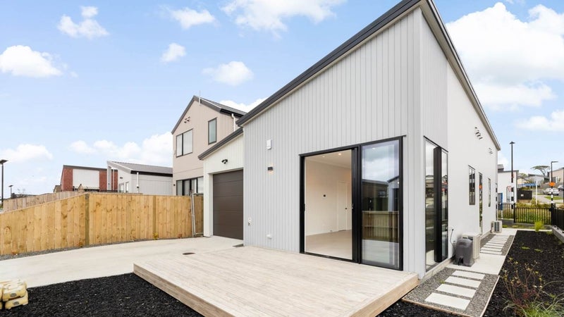 30 Biokovo Street, Massey, Auckland - Carousel 1