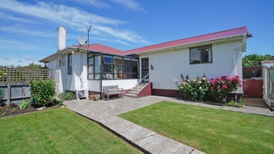 52 Nichol Street, Heidelberg, Invercargill - Carousel 1