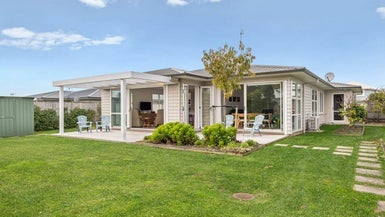 16 Kukuwai Avenue, Red Beach, Red Beach - Carousel 1