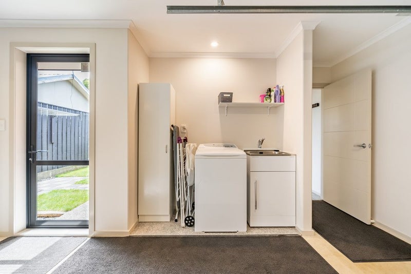 9A WILLOW GROVE, Ebdentown, Upper Hutt - Carousel 24