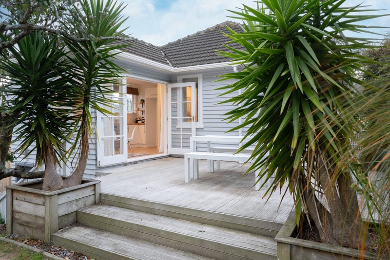 28 Dimock Street, Titahi Bay, Porirua - Carousel 1