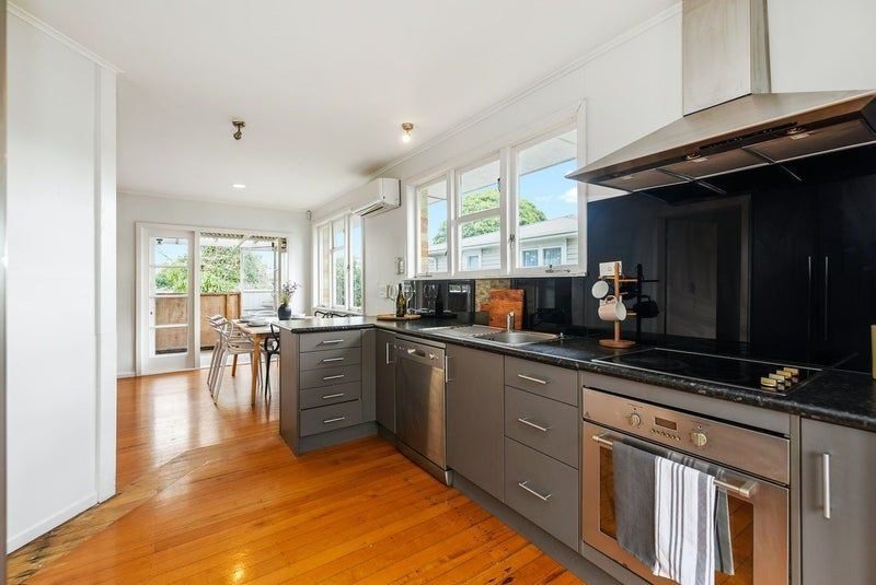 11 Cunningham Road, Beerescourt, Hamilton - Carousel 15