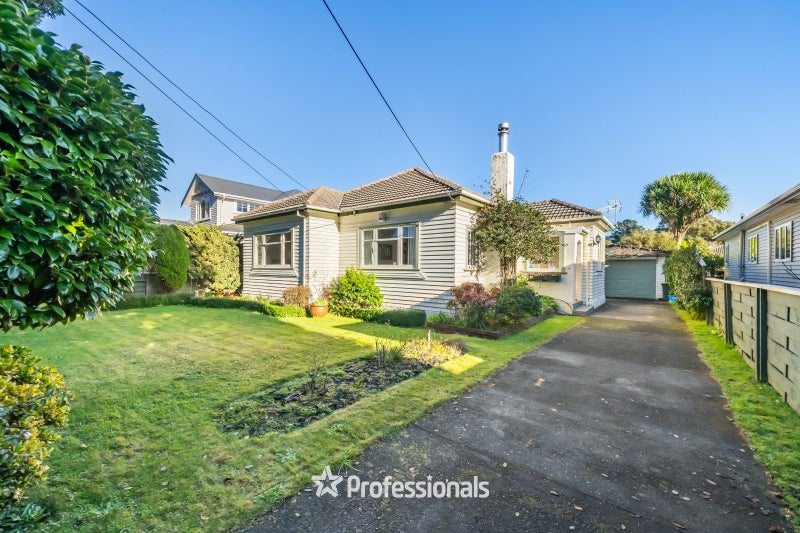 6 Hart Avenue, Boulcott, Lower Hutt - Carousel 1