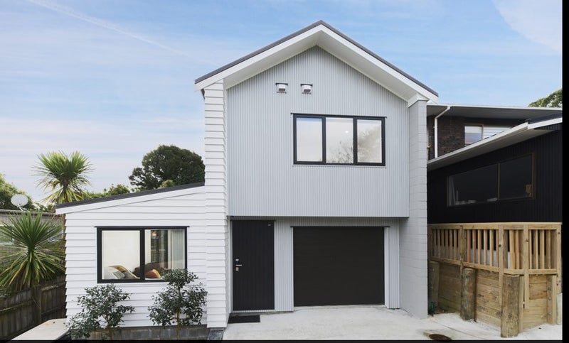 14A Oaktree Avenue, Browns Bay, Auckland - Carousel 1