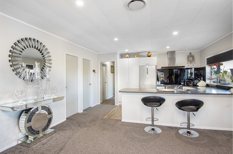 48 Conclusion Street, Ascot Park, Porirua - Carousel 2