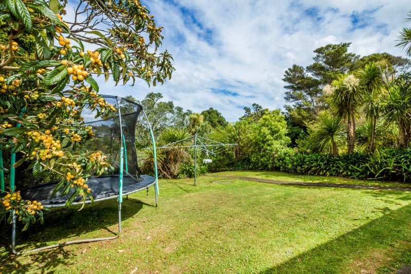 7 Limmer Place, Browns Bay, Auckland - Carousel 2