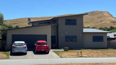 7 Castalia Drive, Lake Hayes, Queenstown - Carousel 1