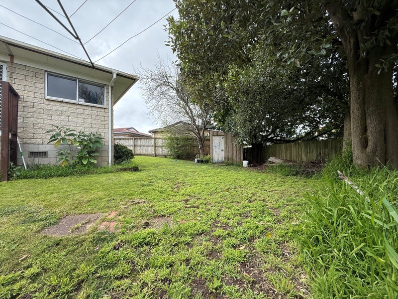 2/18 Mirrabooka Avenue, Botany Downs, Auckland - Carousel 2