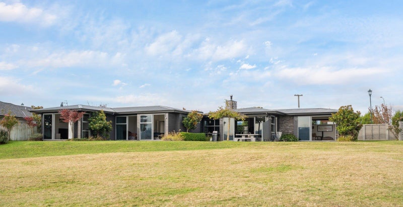 1 Pukenamu Road, Rainbow Point, Taupo - Carousel 2