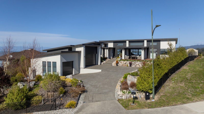 5 Portland Place, Kaiteriteri - Carousel 1