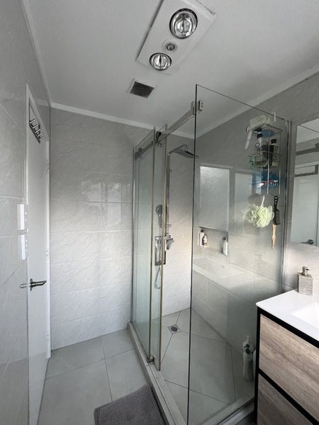 2/17 Lambrown Drive, Totara Vale, Auckland - Carousel 2