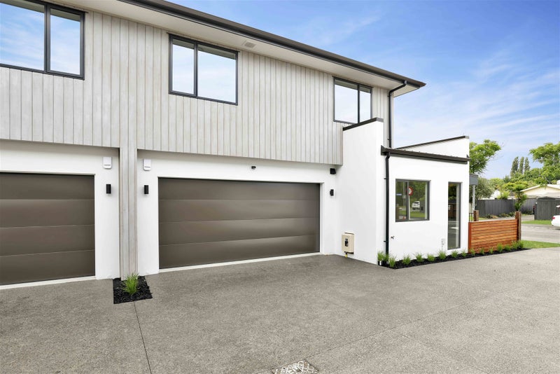 4/64 Banbury Crescent, Fairfield, Hamilton - Carousel 26