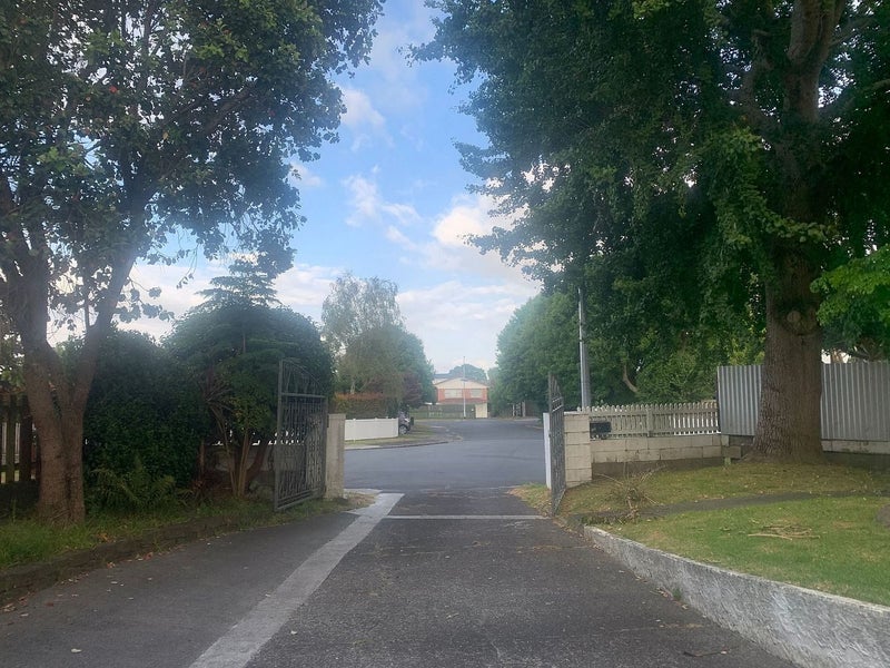 5 James Place, Opaheke, Papakura - Carousel 1