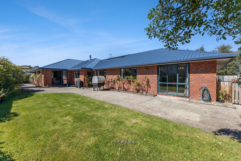 10 Craddock Place, Waldronville, Dunedin - Carousel 1