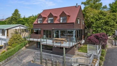 9 Netherby Street, Kenmure, Dunedin - Carousel 1